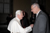 Professor John Cavadini is greeted by Pope Benedict XVI.