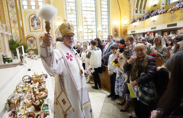 Ukrainian Catholics in New York celebrate Easter by praying for end of war