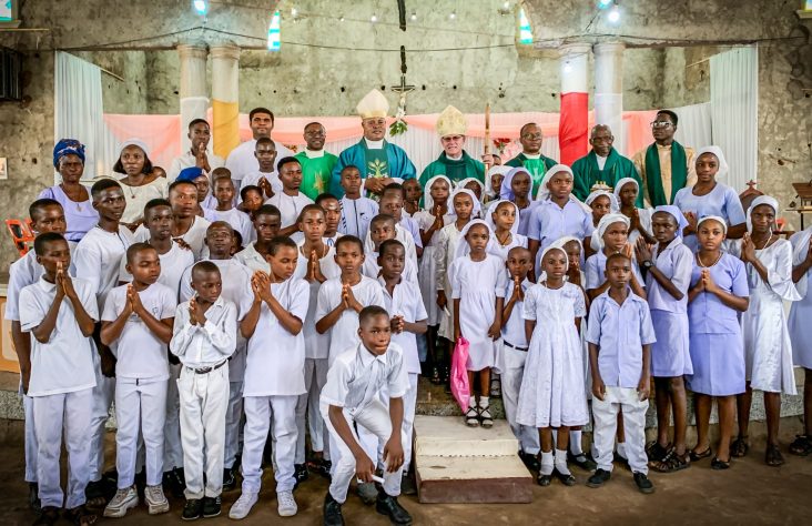 Bishop Rhoades confers sacrament of confirmation to children in Nigeria