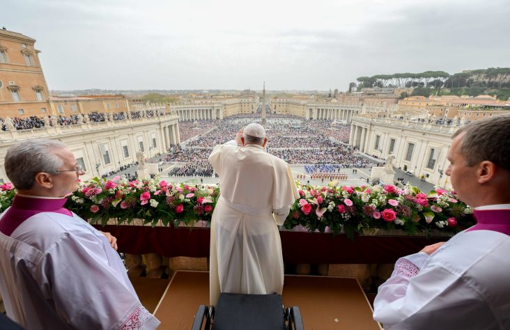 On Easter, Pope Asks Christ to ‘Roll Away’ the Stones of War