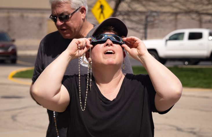 Eclipse in Area Brings Young, Old, Rich, Poor Together in Awed Wonder